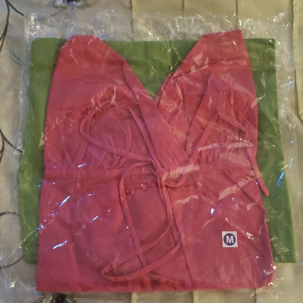 Clothes - Picture 3 of 4